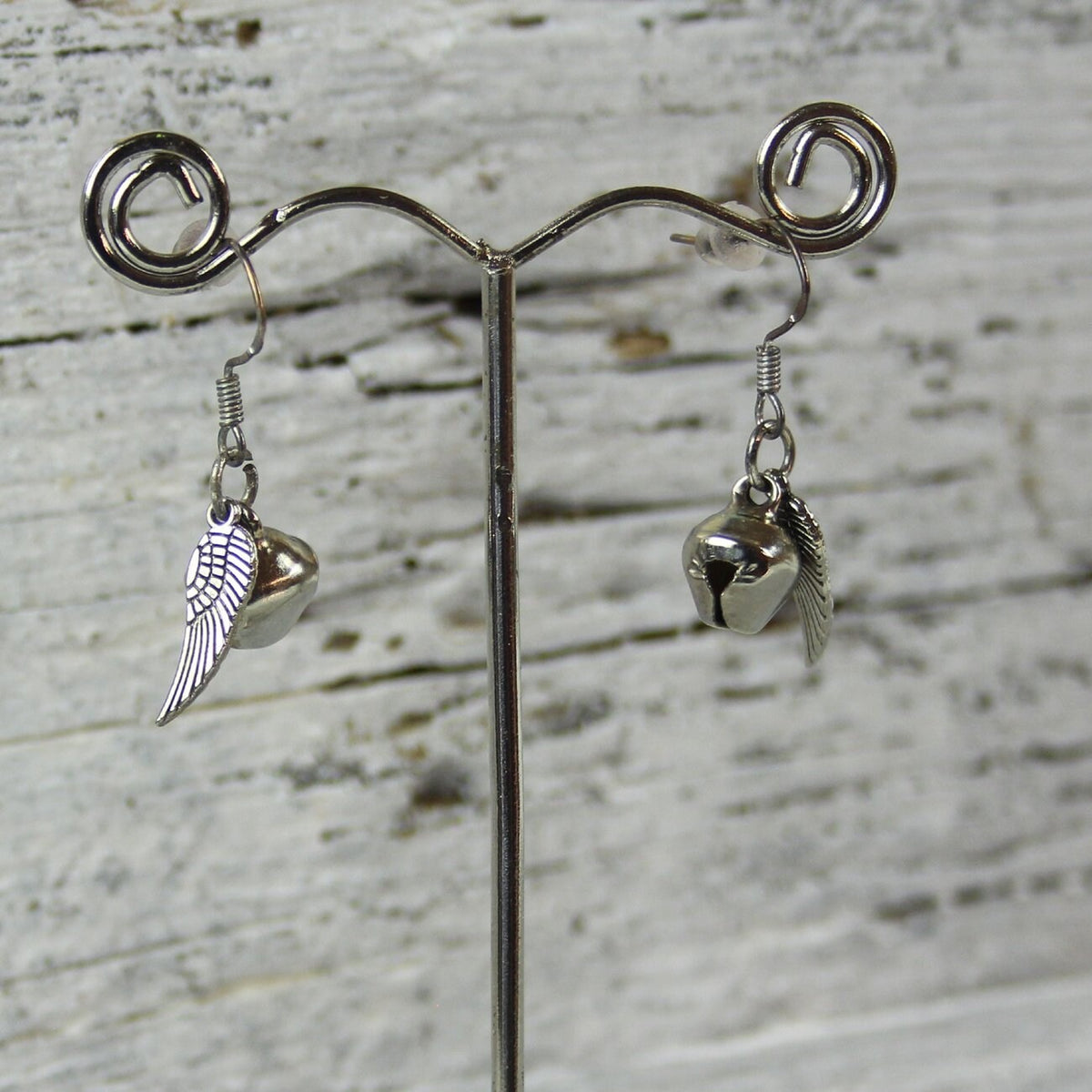 Engelsrufer Ohrringe mit Glöckchen und Flügel – Himmlischer Schmuck