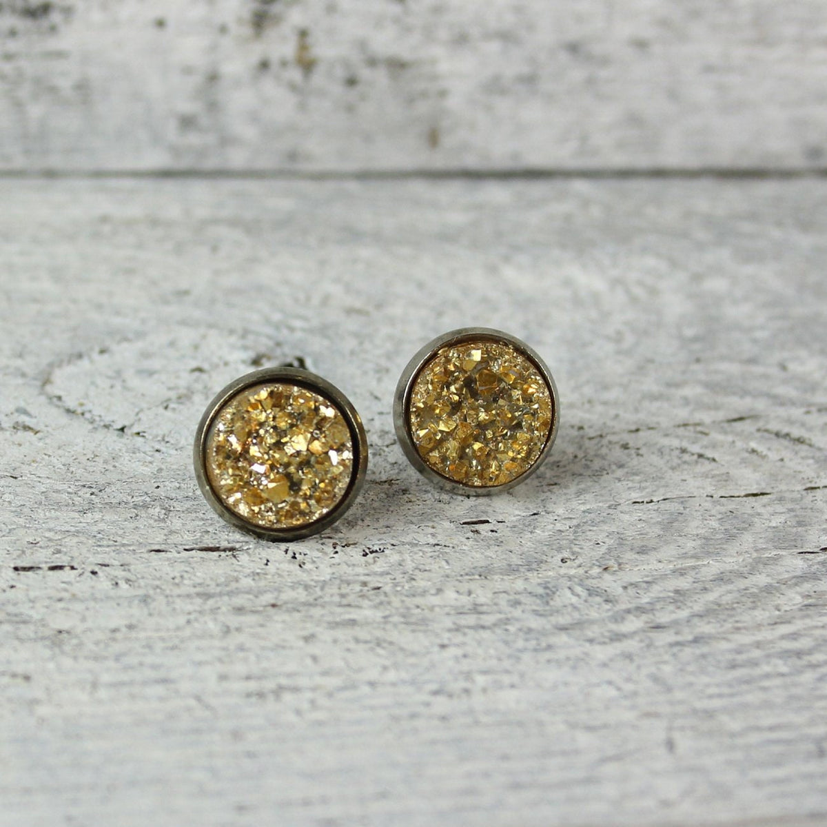Edelstahl Ohrstecker Faux Druzy in Gold-Gelb – Handgemachte Ohrringe