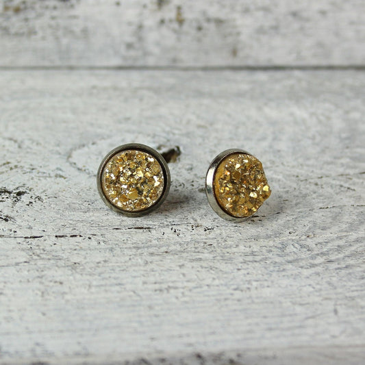 Edelstahl Ohrstecker Faux Druzy in Gold-Gelb – Handgemachte Ohrringe
