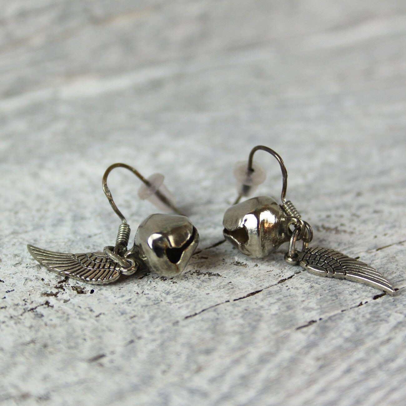 Engelsrufer Ohrringe mit Glöckchen und Flügel – Himmlischer Schmuck