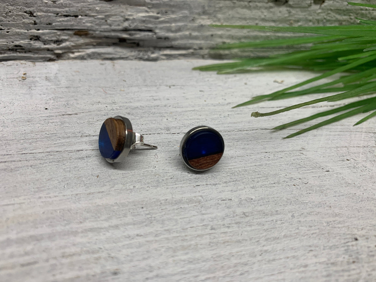 Edelstahl Ohrstecker mit Holz & Epoxid in Blau – Minimalistische Ohrringe
