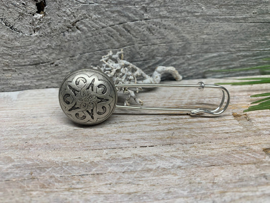 Ponchonadel Brosche Altsilber Keltisch – Handgefertigte Kiltnadel mit Blumenstern
