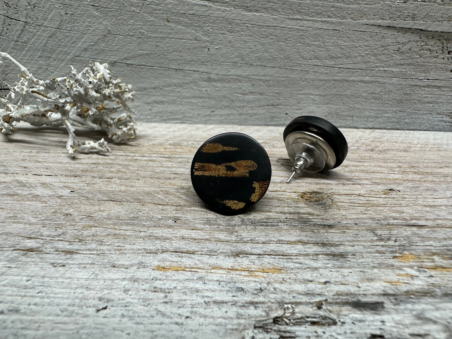 Minimalistische Ohrstecker aus Edelstahl und Holz – Elegante Ohrringe in Schwarz-Braun